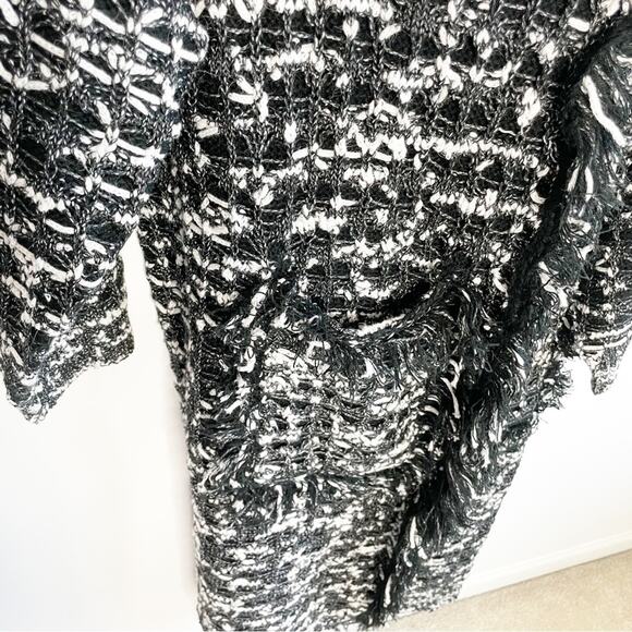 FOXIEDOX Black and White Knit Fringe Cardigan Size Large NWT - Picture 5 of 7